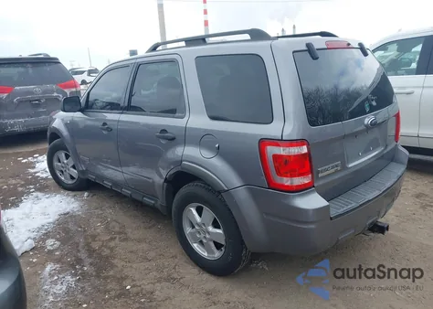 2008 Ford Escape Xlt z USA, uszkodzony, nr VIN 1FMCU03138KB76624